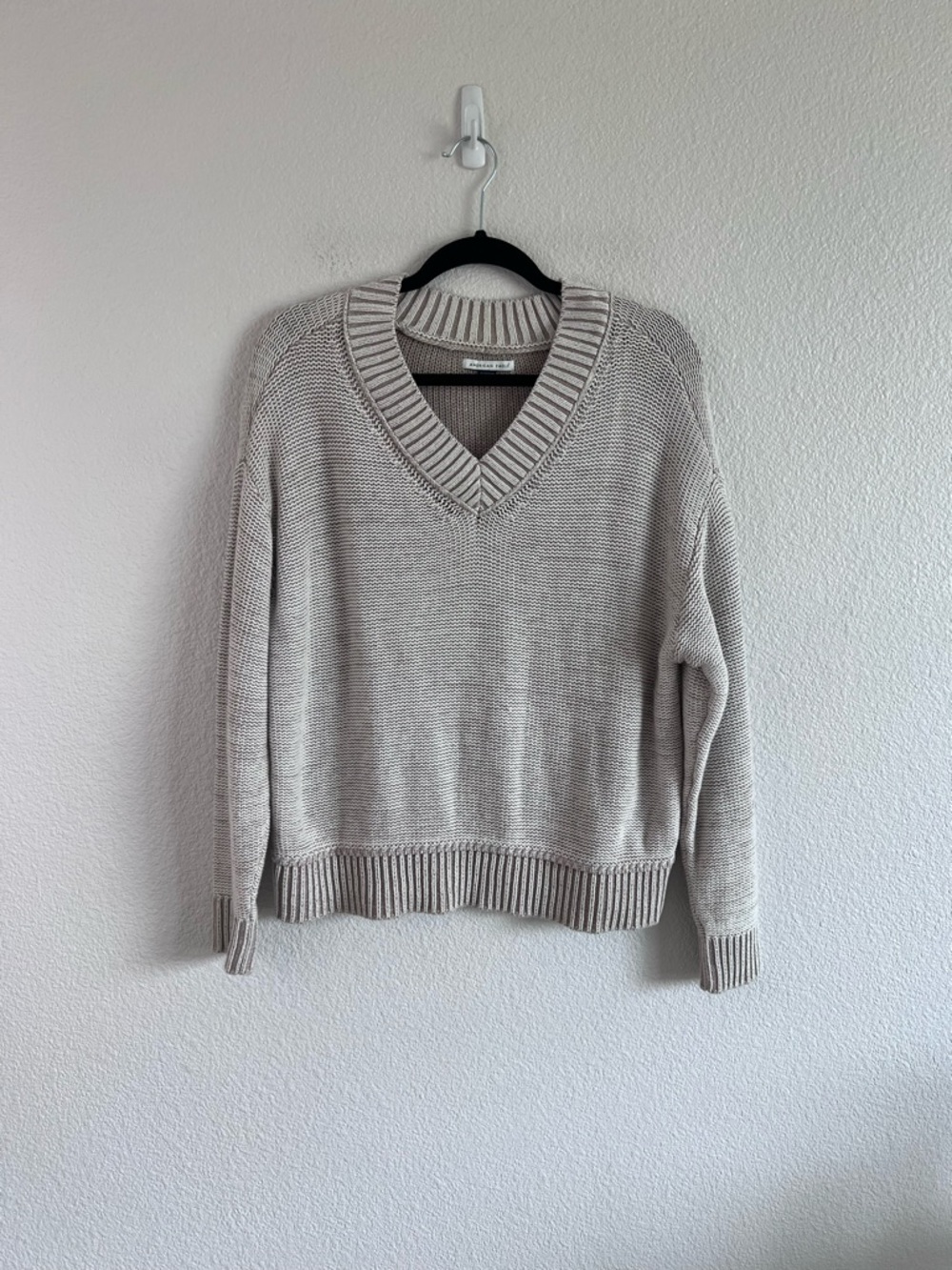 American Eagle AE V-Neck Pullover Sweater Cream